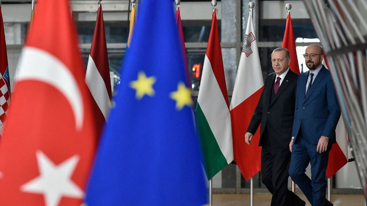 Foto - Avrupa ülkesi isyan etti: Tüm yollar Türkiye'ye çıkıyor! Onlara teslim olduk