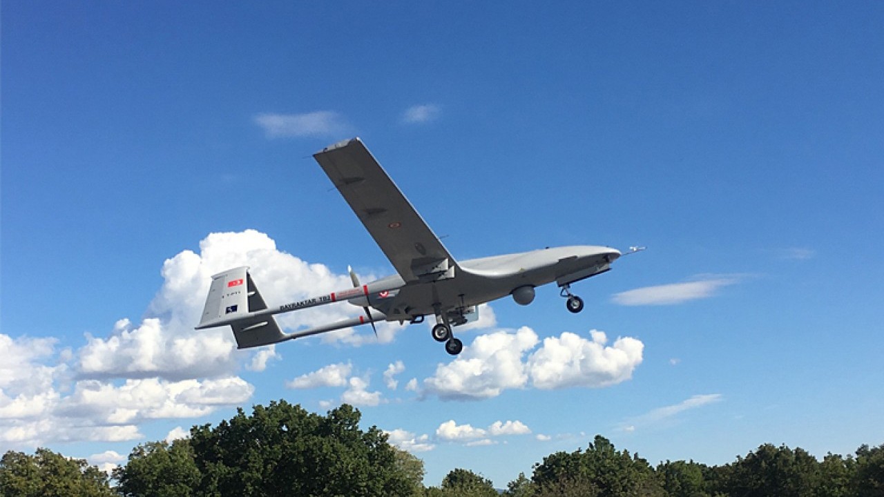 Foto - Bir ülke daha 'Türkiye'den Bayraktar TB2 SİHA aldık' diyerek duyurdu! Kutlama yaptılar