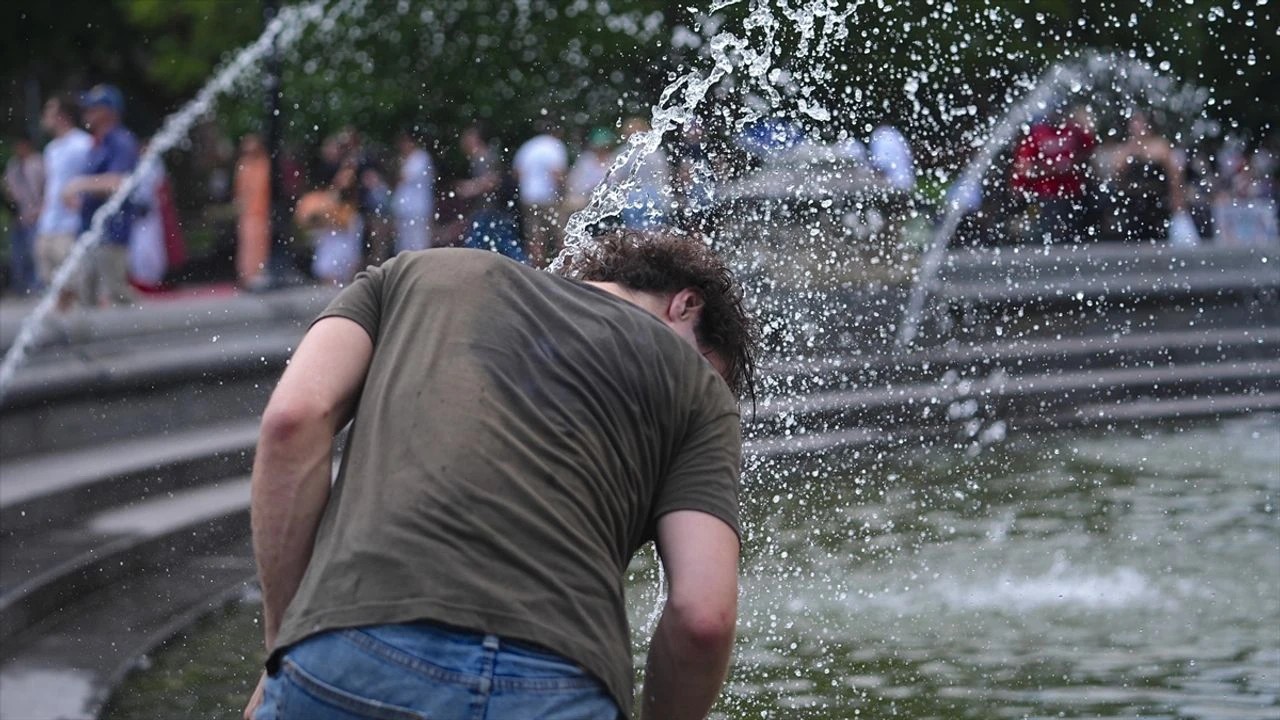 Foto - Avrupa ülkesinde aşırı sıcaklar yüzlerce can aldı!