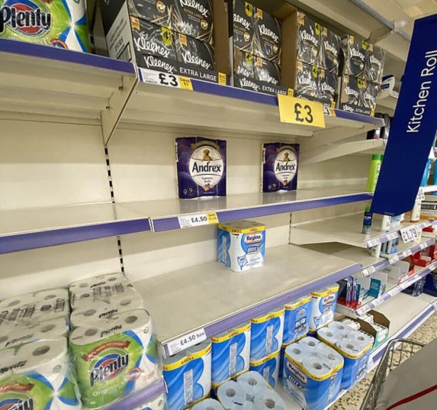 Foto - Avrupa ülkesinde kaos! Sağlık Bakanı konuştu, halk marketleri yağmaladı