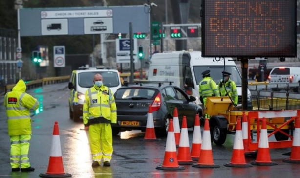 Foto - Avrupa ülkesinden kaçış başladı! Akın akın gidiyorlar