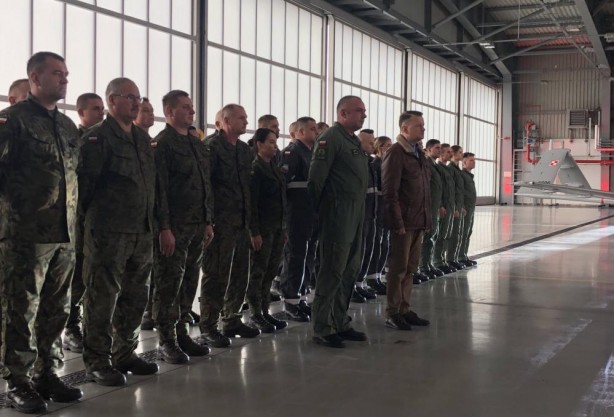 Foto - Avrupa ülkesine Bayraktar SİHA'lar teslim edildi!