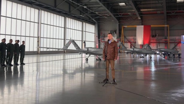 Foto - Avrupa ülkesine Bayraktar SİHA'lar teslim edildi!