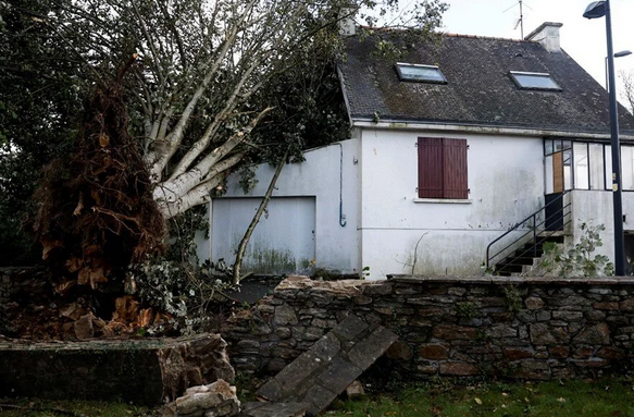Foto - Avrupa ülkesini 'Ciaran' Fırtınası vurdu! Durum çok kritik uyarısı: Avrupa'yı altüst etti