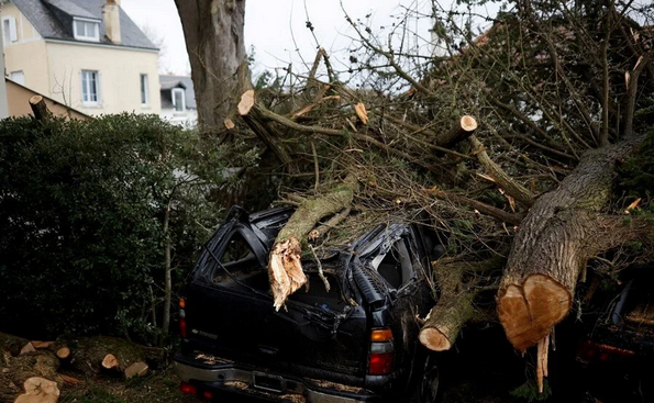 Foto - Avrupa ülkesini 'Ciaran' Fırtınası vurdu! Durum çok kritik uyarısı: Avrupa'yı altüst etti