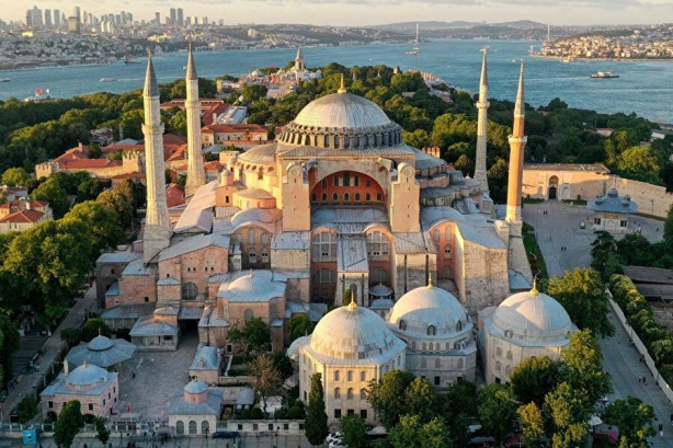 Foto - Yunanistan'ın ünlü komutanından Türkiye'ye alçak tehdit: Türkler dikkat etsin, o camide yeniden çanlar çalacak