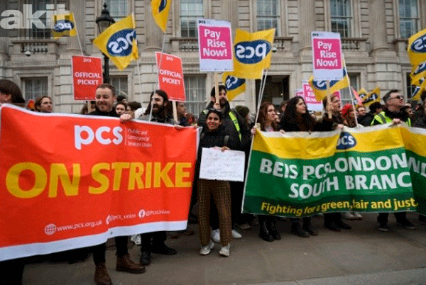 Foto - Avrupa yanıyor! Avrupa’da kriz dalga dalga yayılıyor! İngiltere’de son 10 yılın en büyük grevi: Yüz binler sokaklara indi