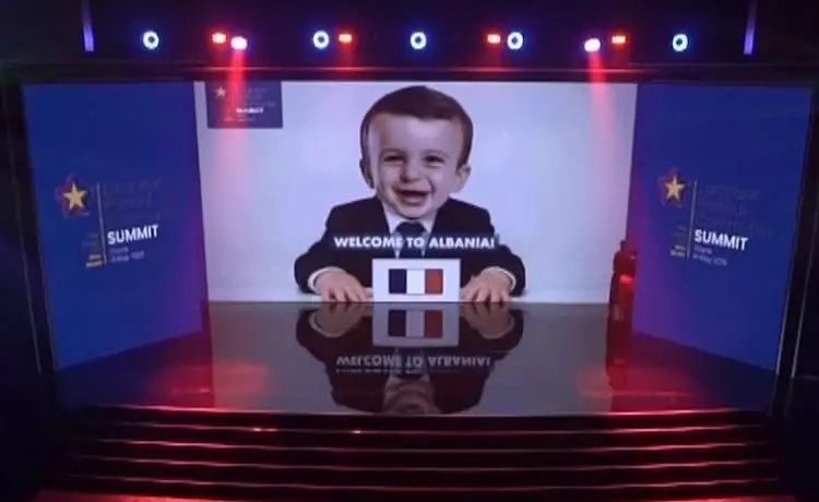 Foto - Avrupa Zirvesine damga vuran görüntüler! Liderler izledi çocukluk halleri konuştu