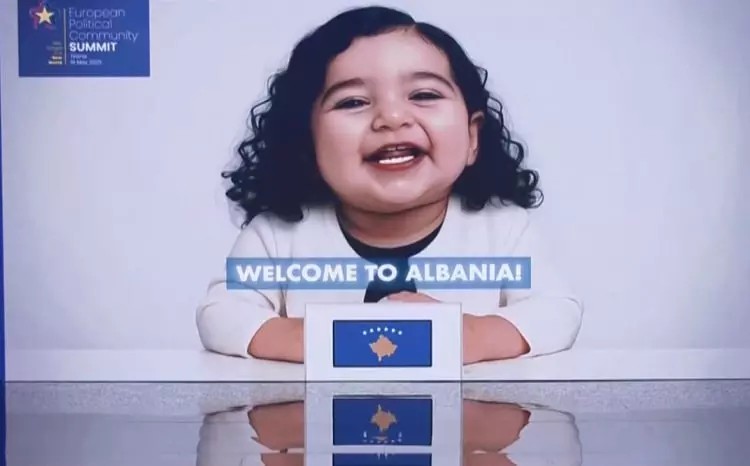 Foto - Avrupa Zirvesine damga vuran görüntüler! Liderler izledi çocukluk halleri konuştu