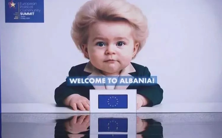 Foto - Avrupa Zirvesine damga vuran görüntüler! Liderler izledi çocukluk halleri konuştu