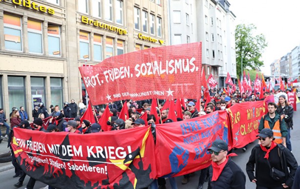 Foto - Avrupa'da büyük kaos: Berlin sokakları savaş alanına döndü!