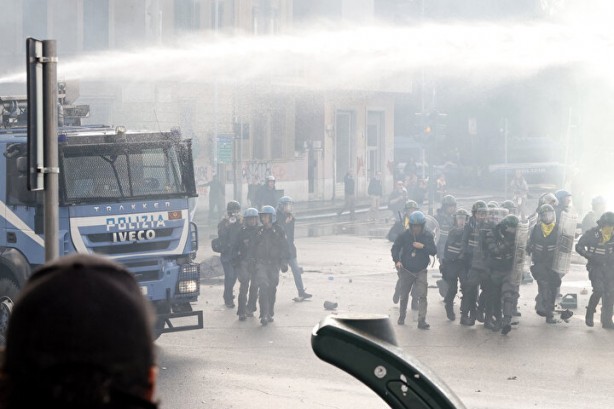 Foto - Avrupa'da Filistin'e destek gösterilerinde polis terörü!