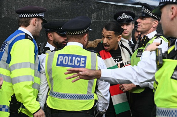 Foto - Avrupa'da Filistin'e destek gösterilerinde polis terörü!
