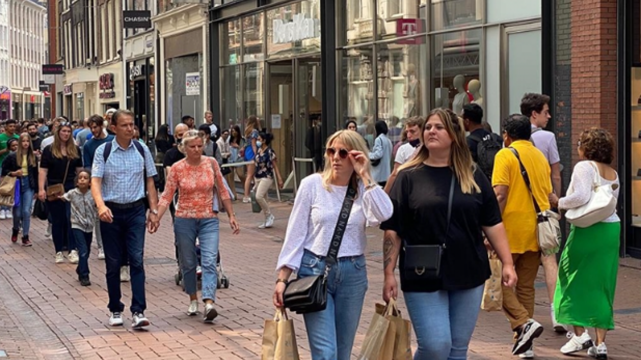 Foto - Avrupa’da genç kızlar güvende değil! Kadınlar kendilerini daha fazla risk altında hissediyor