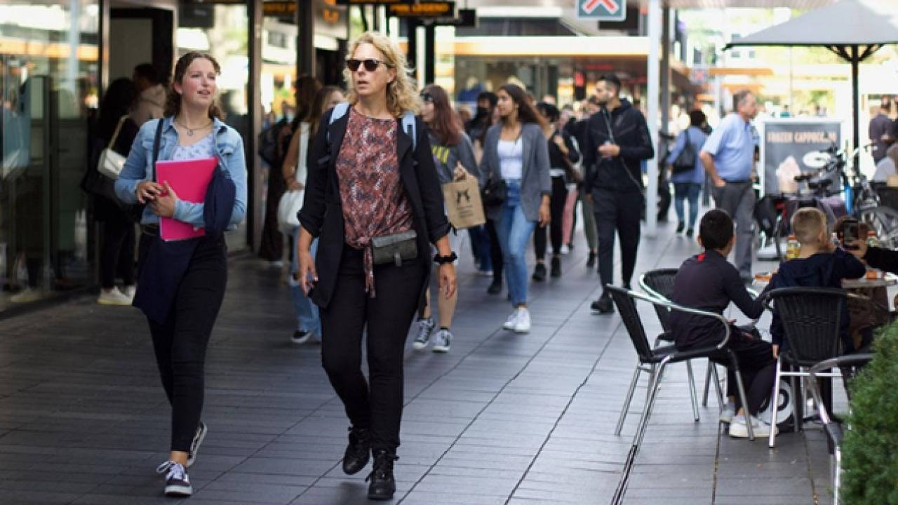 Foto - Avrupa’da genç kızlar güvende değil! Kadınlar kendilerini daha fazla risk altında hissediyor