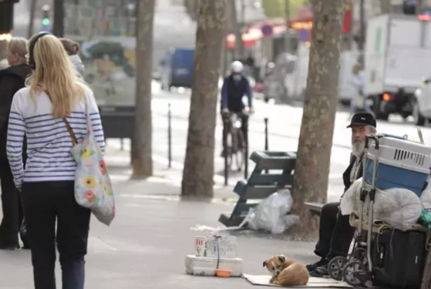 Foto - Avrupa'da sokaklar evsizlerle dolu! Paris'in yeni manzarası oldular