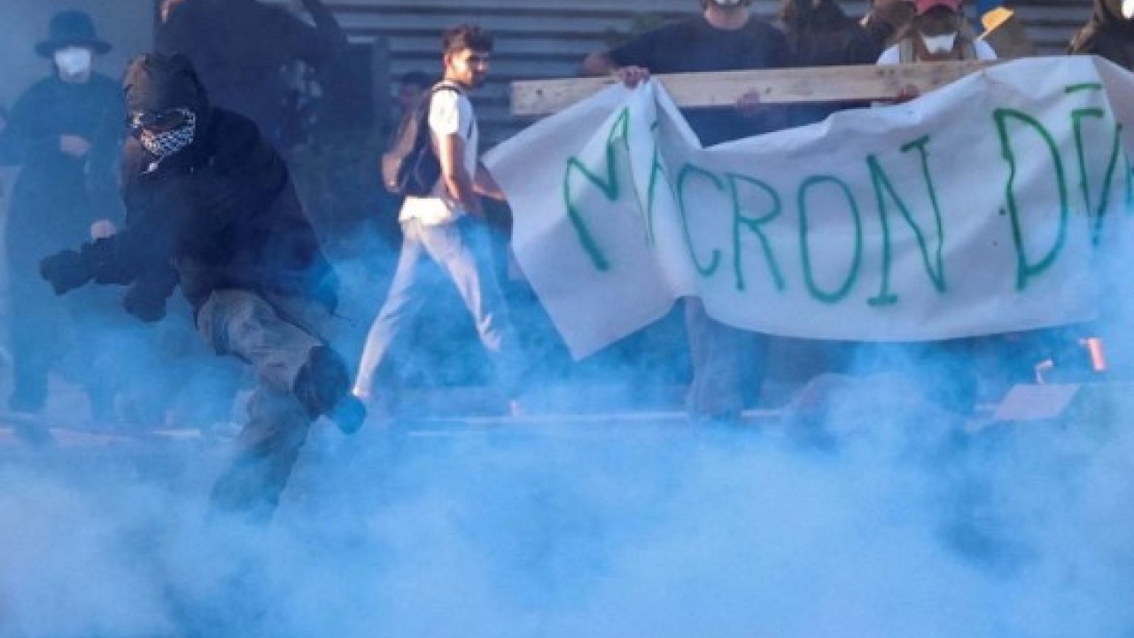 Foto - Avrupa’da sokaklar karıştı! Gösterilerde yüzlerce gözaltı var