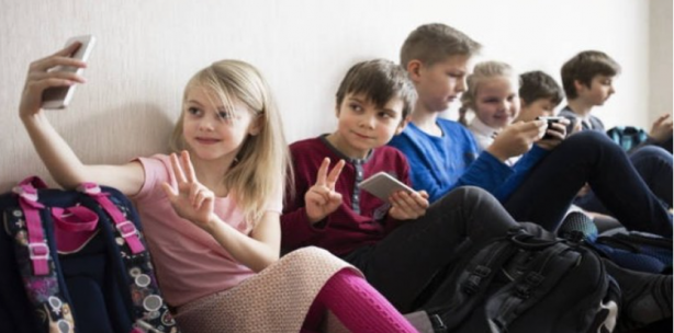 Foto - Avrupa'daki okullarda telefon yasakları hızla yayılıyor