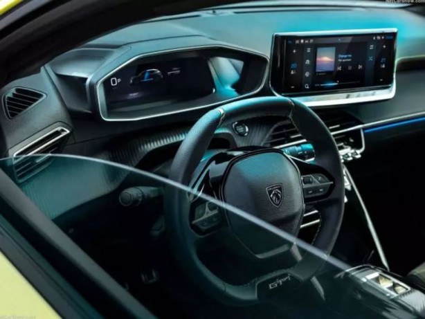 Foto - Avrupa'nın en çok satan otomobili yenilendi