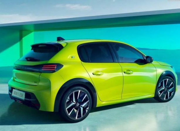 Foto - Avrupa'nın en çok satan otomobili yenilendi