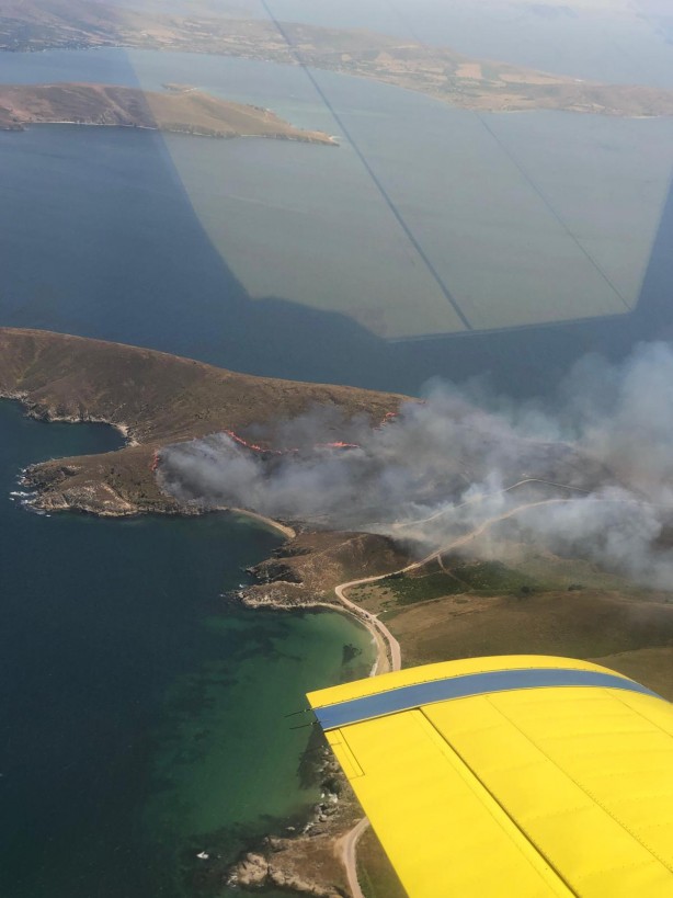 Foto - Avşa Adası'ndaki arazi yangınına müdahale ediliyor