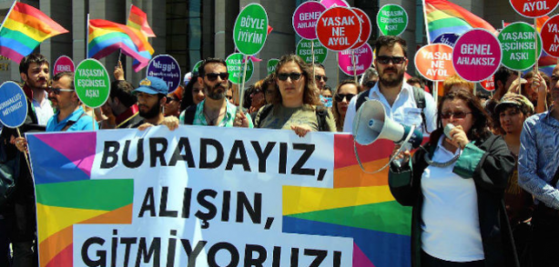 Foto - Avukatlar Baro’ya isyan etti! LGBT dayatmasını bırakın insanlığı savunun