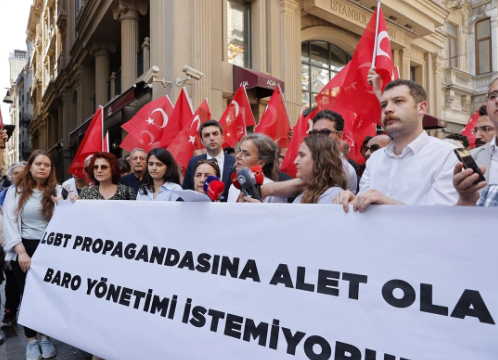 Foto - Avukatlar Baro’ya isyan etti! LGBT dayatmasını bırakın insanlığı savunun