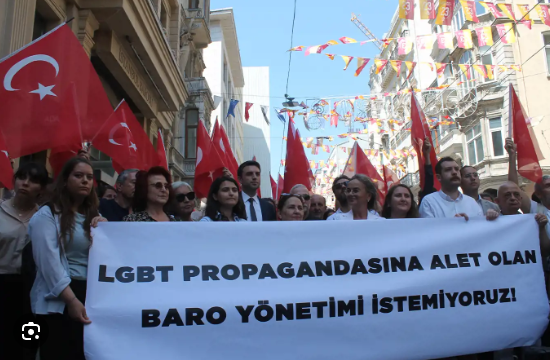 Foto - Avukatlar Baro’ya isyan etti! LGBT dayatmasını bırakın insanlığı savunun