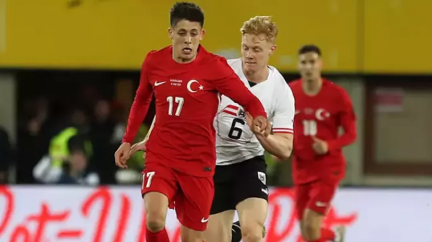 Foto - Avusturya - Türkiye maçını izleyen Ancelotti’den sürpriz telefon!