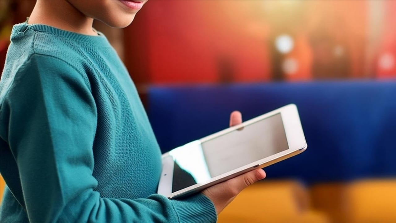 Ay sonu yürürlüğe girecek! Türkiye’de 15 yaş altına internet düzenlemesi geliyor 