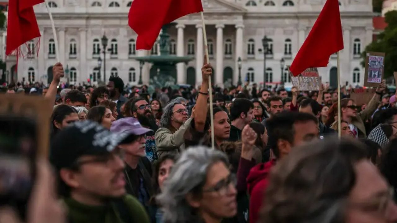 Foto - ‘Ay sonunu getiremiyoruz!’ İspanya’da emekliler sokağa döküldü