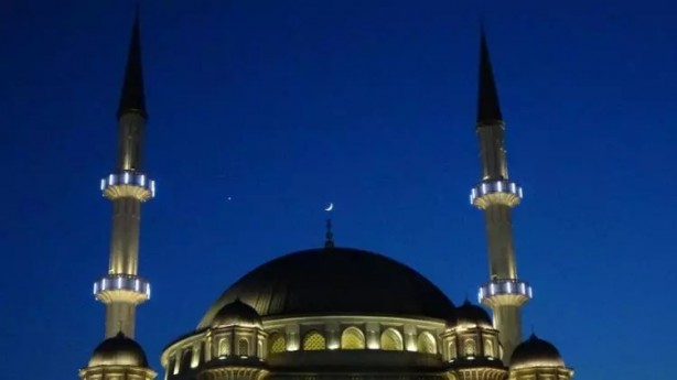 Foto - Ay ve yıldız buluştu! Gökyüzünde enfes Türk Bayrağı