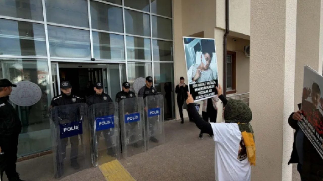 Foto - Ayağına bastı diye öldüresiye dövmüştü: O caniye verilen ceza tepki çekti!