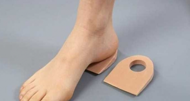 Foto - Ayağınızdaki ağrının sebebi topuk dikeni olabilir!