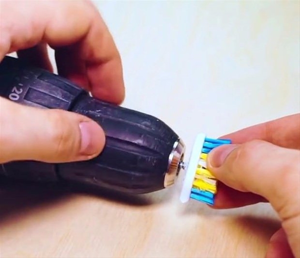 Foto - Ayak parmaklarınızı bu şekilde bağlarsanız...