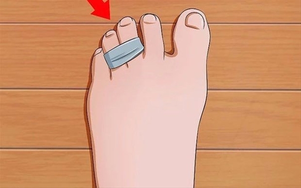 Ayak parmaklarınızı bu şekilde bağlarsanız...