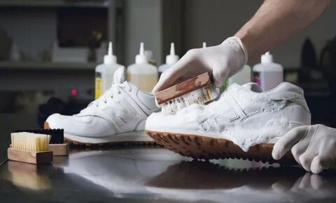 Foto - Ayakkabı üzerindeki lekeleri çıkarma tekniği