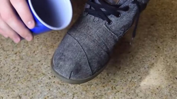 Foto - Ayakkabılarınızı su geçirmez yapmak çok basit!