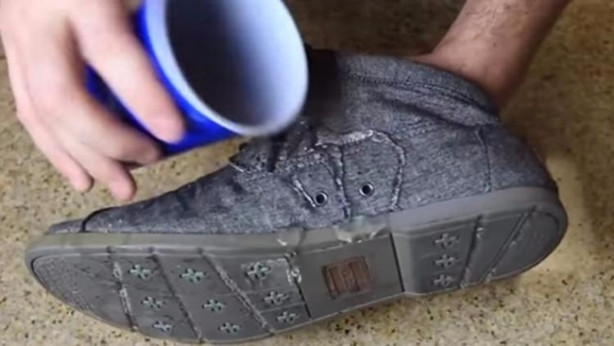 Foto - Ayakkabılarınızı su geçirmez yapmak çok basit!