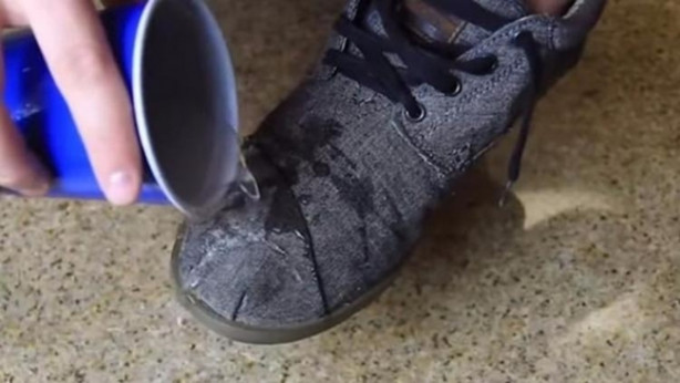 Foto - Ayakkabılarınızı su geçirmez yapmak çok basit!