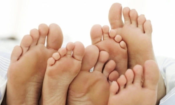 Ayaklarınız mı kokuyor? Çözümü çok basit...