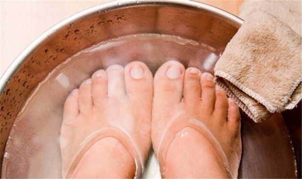 Foto - Ayaklarınızı sıcak suda bekletirseniz...