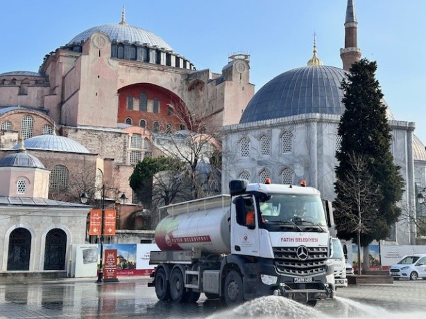 Foto - Ayasofya Camii, Ramazan-ı Şerif’e hazırlanıyor 