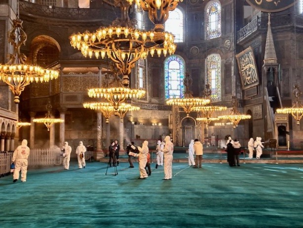 Foto - Ayasofya Camii, Ramazan-ı Şerif’e hazırlanıyor 