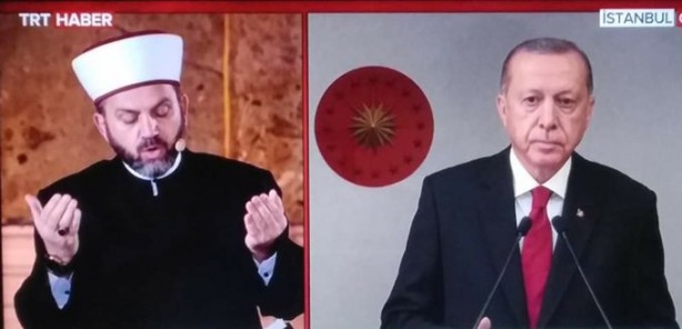 Foto - Fotoğrafın Dimetoka’daki camiye Yunanistan bayrağı asıldığını gösterdiği iddiası