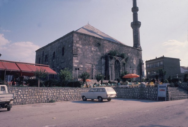 Foto - Fotoğrafın Dimetoka’daki camiye Yunanistan bayrağı asıldığını gösterdiği iddiası