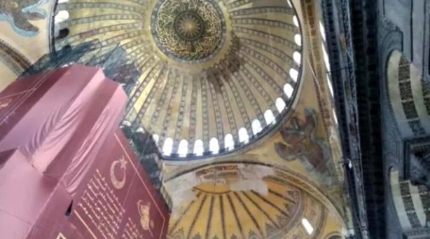 Foto - Ayasofya Camii'nin içerisinden ilk görüntüler paylaşıldı