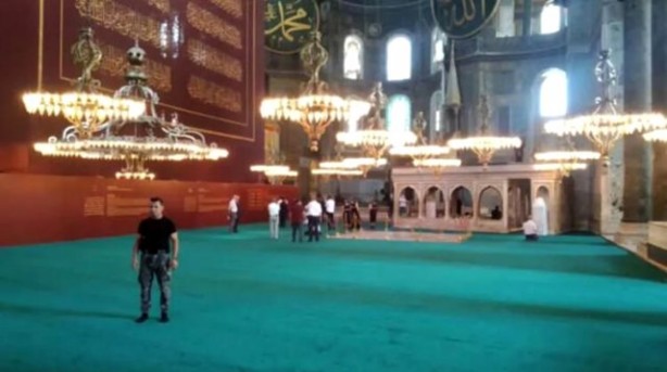 Foto - Ayasofya Camii'nin içerisinden ilk görüntüler paylaşıldı