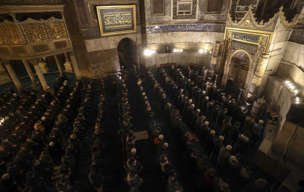 Foto - Ayasofya yılın ilk sabah namazında doldu taştı