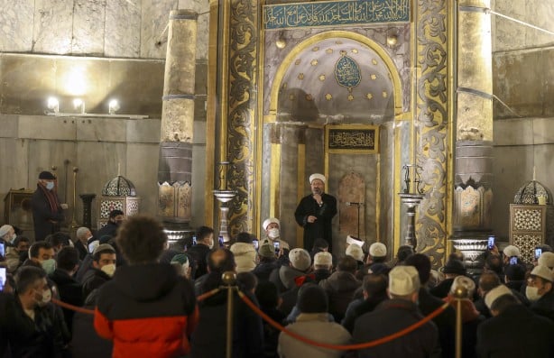Foto - Ayasofya yılın ilk sabah namazında doldu taştı